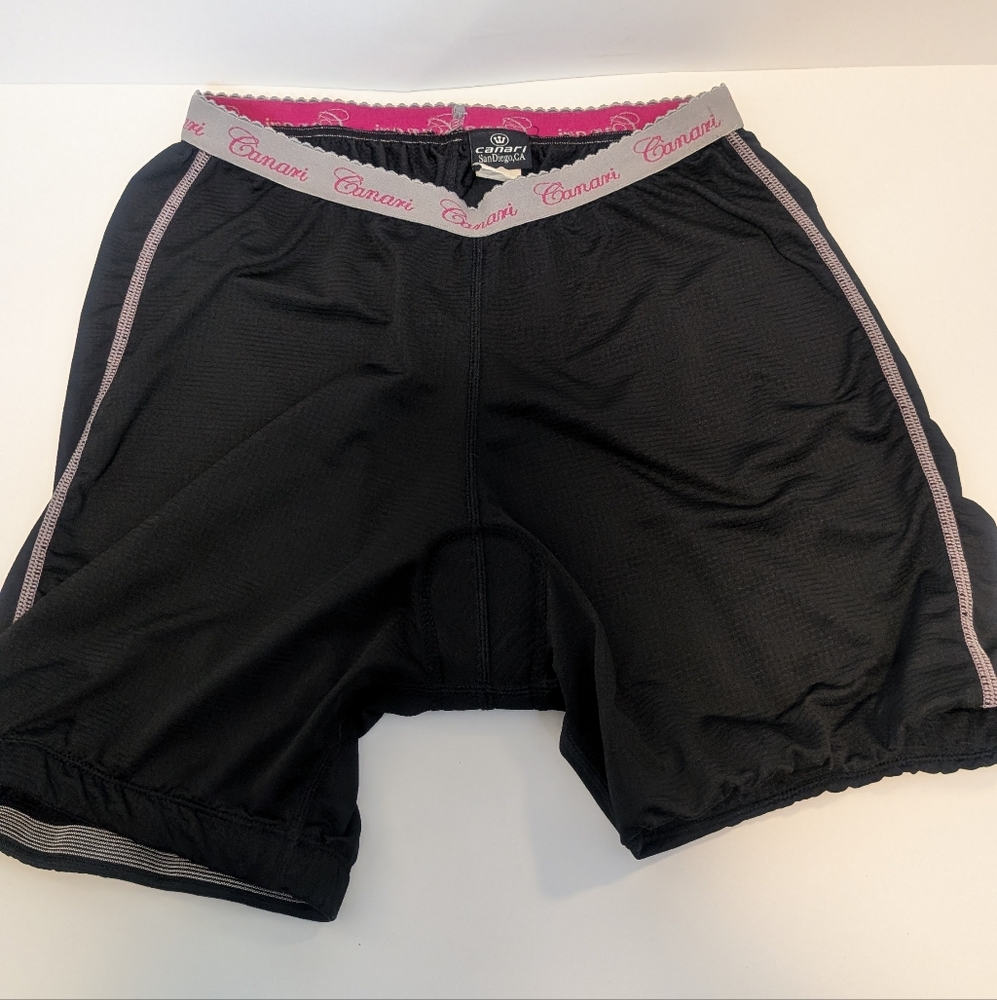 CANARI Women’s L Cycling Gel Padded  Lined Black Shorts